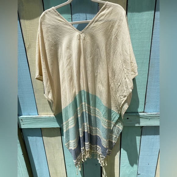 ❌SOLD❌ TRIBE ALIVE PONCHO COVER UP ONE SIZE - Picture 5 of 5